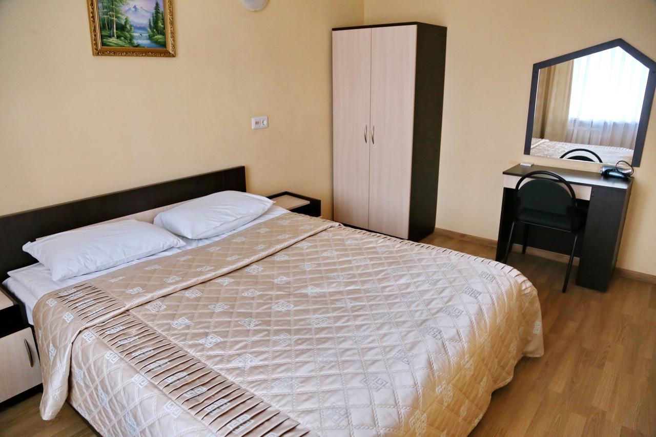 Turist Hotel Grodno Bagian luar foto